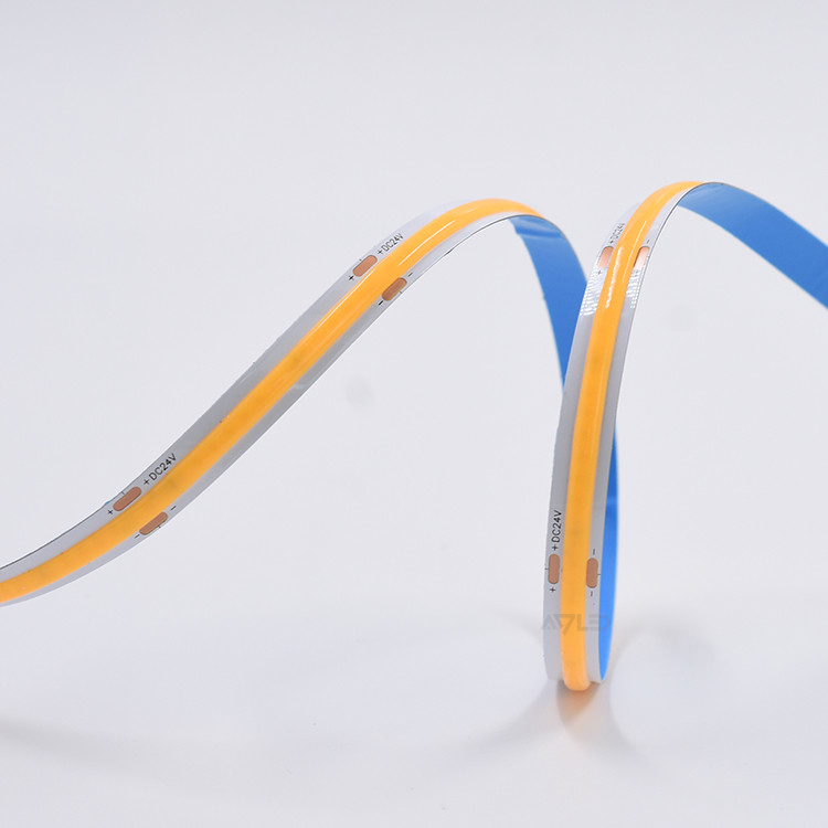 320 LED COB LED Strip Light 3000K 4000K 6500K con nastro flessibile da bobina a bobina CE e RoHS certificato 24V o 12V